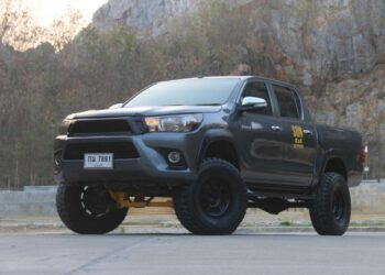 REVO ขับ 2 ชุดยก SUN 7 นิ้ว จากสำนัก SUN 4×4 SUSPENSION