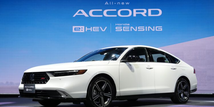 ราคาอย่างเป็นทางการ All New Honda Accord e:HEV (G11) : 1,529,000 – 1,799,000 บาท | มาพร้อม Honda SENSING ทุกรุ่นย่อย