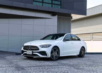 เมอร์เซเดส-เบนซ์ ส่งรุ่นพิเศษ “Night Edition” นำเสนอยนตรกรรม C-Class Plug-in Hybrid กับรูปลักษณ์ที่สปอร์ตและดุดันยิ่งขึ้น เปิดราคา 3.29 ล้านบาท
