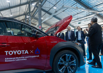 โตโยต้า จับมือ สมาคมความร่วมมือทางเศรษฐกิจญี่ปุ่น-ไทย มอบรถยนต์ ชิ้นส่วนรถยนต์ และเครื่องยนต์ รวม 13 รายการ เพื่อประกอบการเรียนการสอนแก่สถาบันเทคโนโลยีไทย-ญี่ปุ่น         