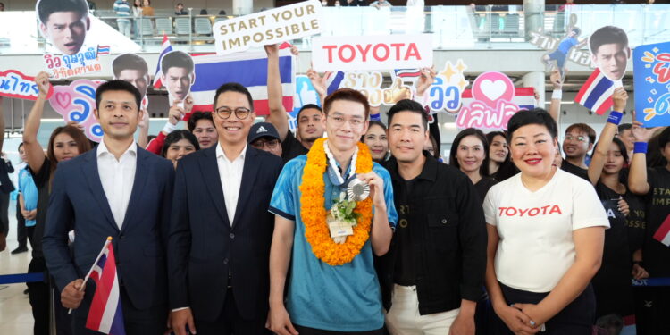 โตโยต้า ร่วมแสดงความยินดี ต้อนรับ “วิว กุลวุฒิ” นักกีฬา Global Team Toyota Athlete ทัพนักกีฬาแบดมินตันทีมชาติไทย และโค้ช กลับสู่ประเทศไทยด้วยบรรยากาศที่อบอุ่น