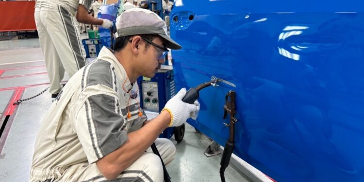 โตโยต้า ถ่ายทอดเทคโนโลยีช่างซ่อมตัวถังและสีรถยนต์ให้กับครูของ 20 วิทยาลัย ภายใต้บันทึกความเข้าใจ การจัดการอาชีวศึกษาระบบทวิภาคี