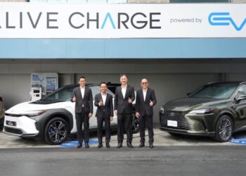 โตโยต้า จับมือ OR ตั้งสถานีอัดประจุไฟฟ้า Alive Charge ณ Toyota ALIVE เพื่อส่งเสริมความเป็นกลางทางคาร์บอน และโครงสร้างพื้นฐาน EV ในประเทศไทย